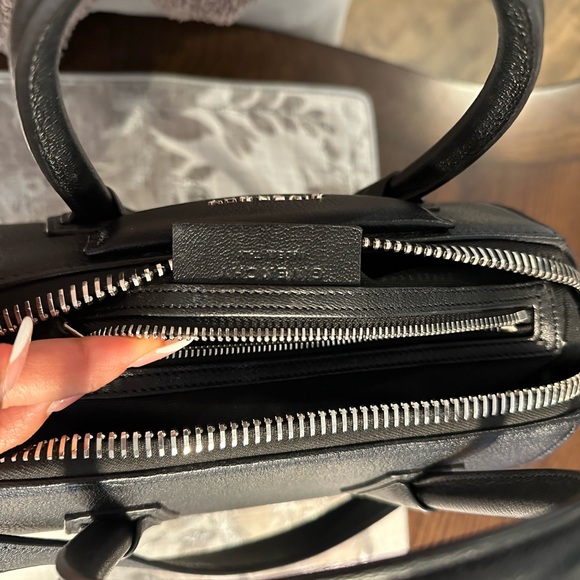 💗 SOLD 💗Authentic givenchy antigona small bag - Picture 4 of 11